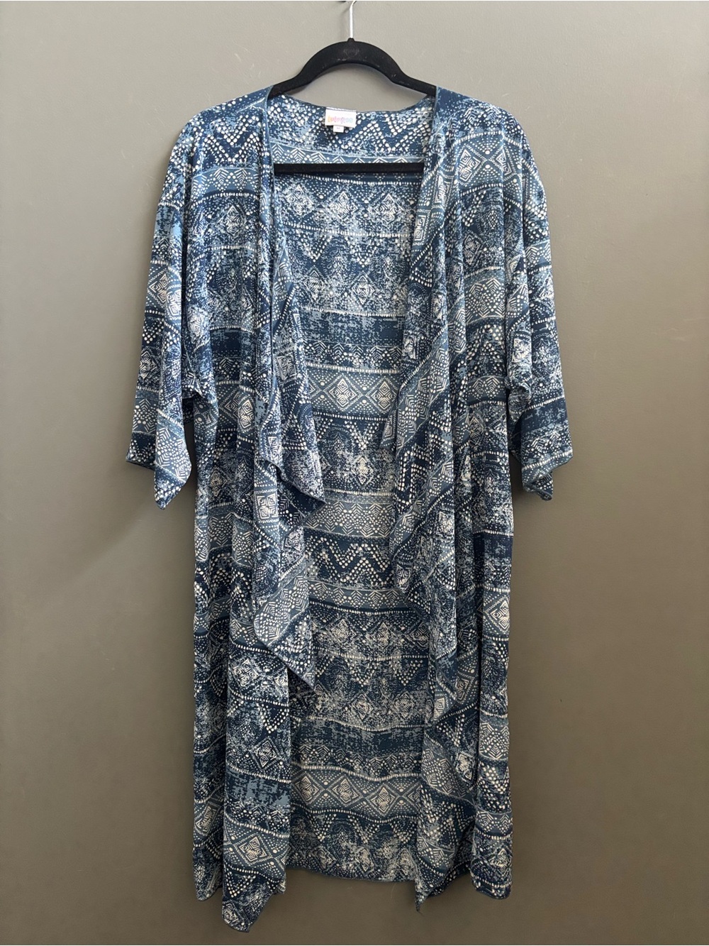 LuLaRoe Navy and Cream Printed kimono Top